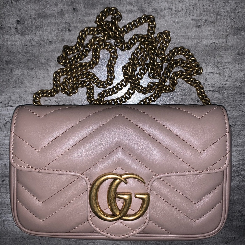 Gucci GG Marmont Matelassé Super Mini Bag